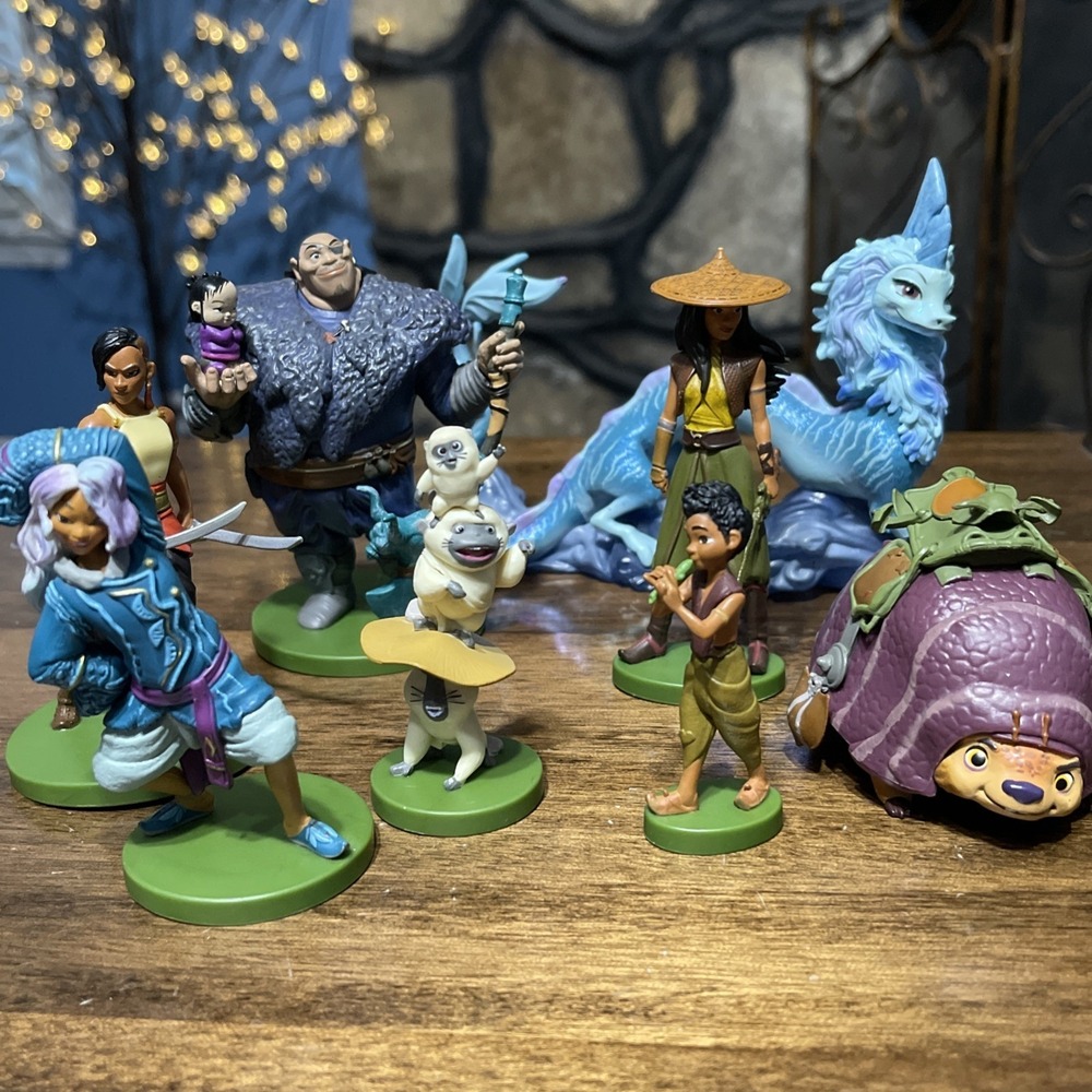 Disney Store Raya and the Last Dragon Deluxe Figurine Set – 8 Figures